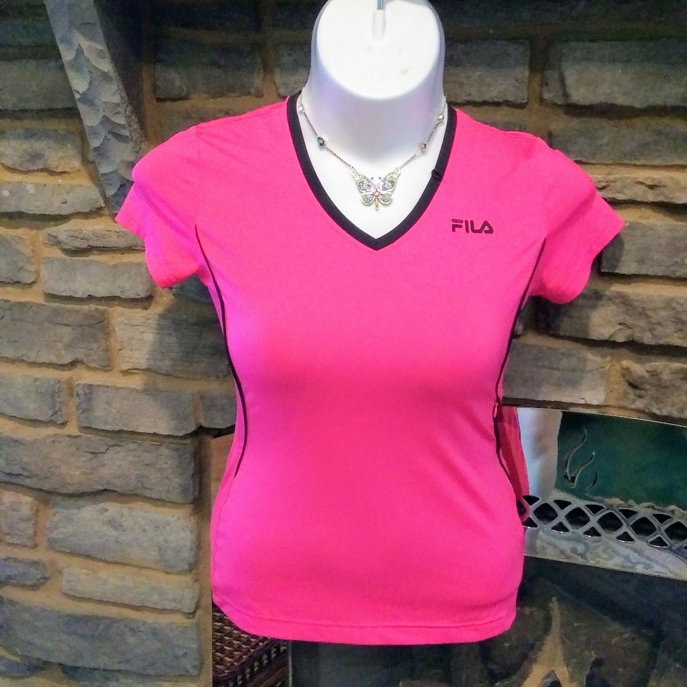 ⭐New Fila womens top